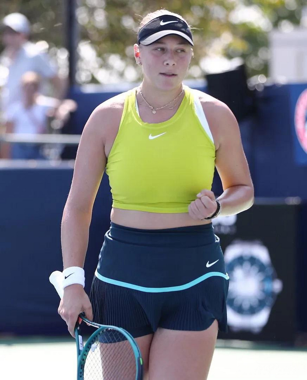 体育CBA：辽宁男篮4-0横扫浙江男篮 夺队史第三座总冠军奖杯