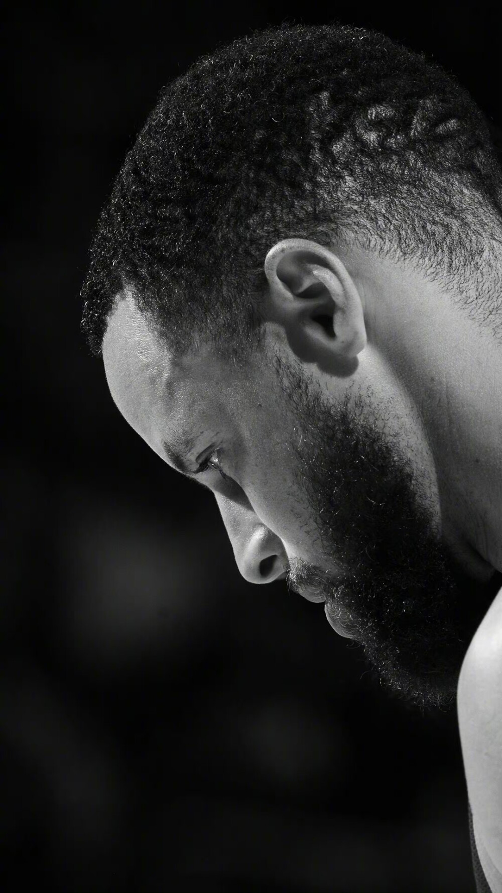 会议上的发 会议上的发